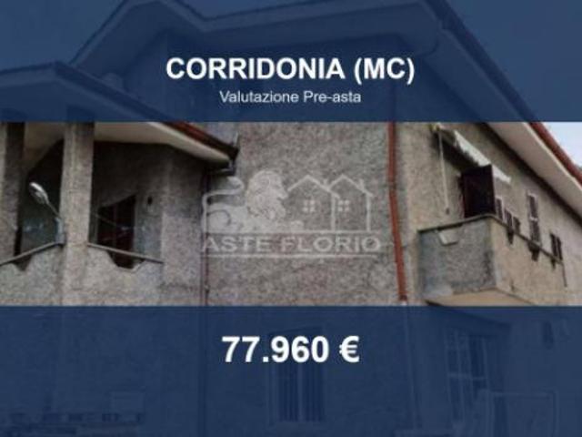 Locale Commerciale in vendita a Marche, Macerata