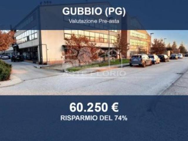 Locale Commerciale in vendita a Gubbio, Umbria