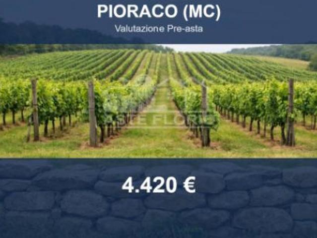 Terreno in vendita a Pioraco, Macerata