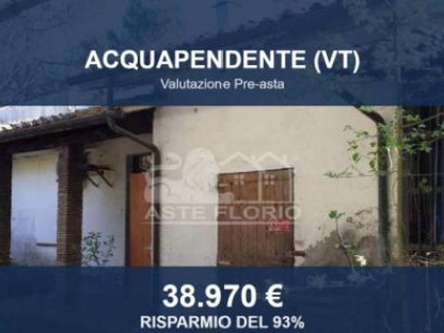 Locale Commerciale in vendita a Acquapendente, Lazio