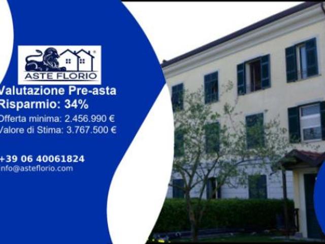 Locale Commerciale in vendita a Sarzana, Liguria