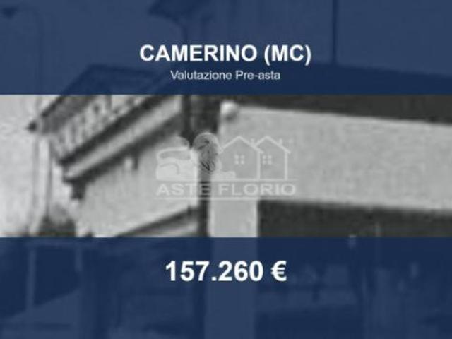 Locale Commerciale in vendita a Marche, Macerata