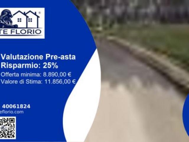 Locale Commerciale in vendita a Casalotto, Piazza