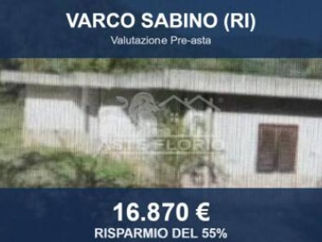 Locale Commerciale in vendita a Varco Sabino, Rieti