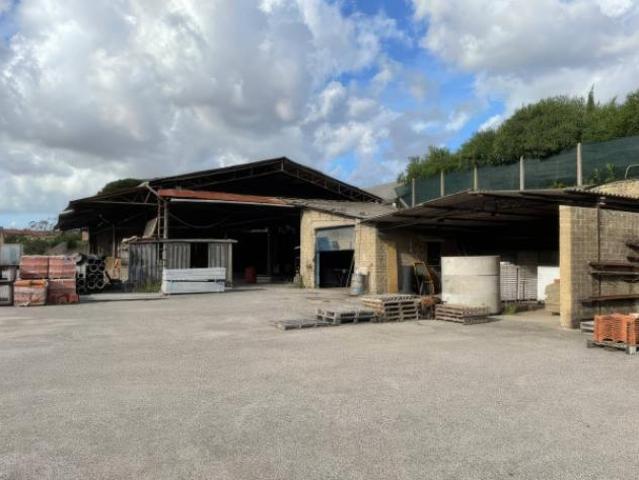 Capannone in vendita a Latina, Lazio
