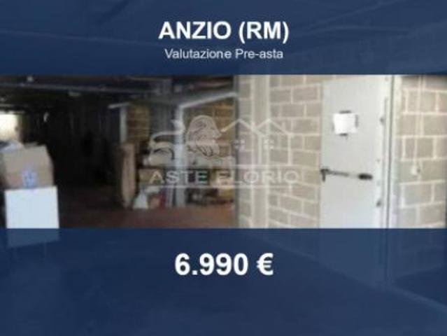Box in vendita a Piscinari, Roma Capitale