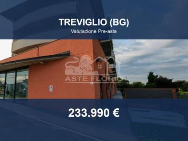 Locale Commerciale in vendita a Treviglio, Lombardia