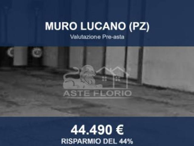Locale Commerciale in vendita a Muro Lucano, Basilicata