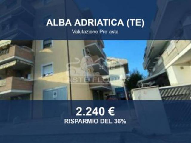 Box in vendita a Unione dei Comuni della Val Vibrata, Alba Adriatica