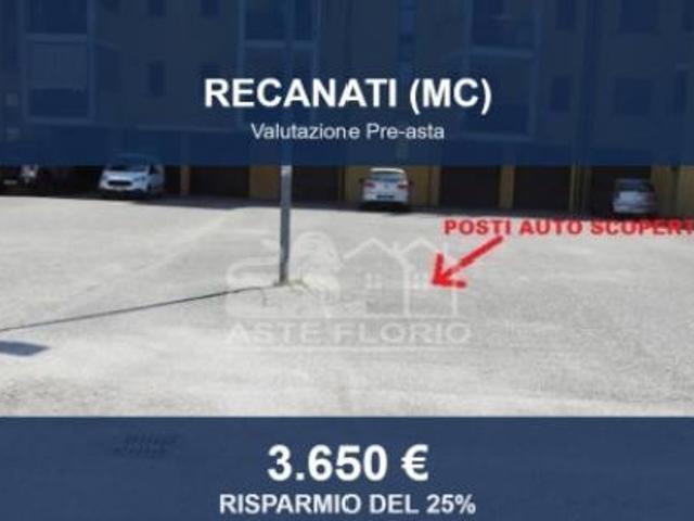 Box in vendita a Musone, Marche