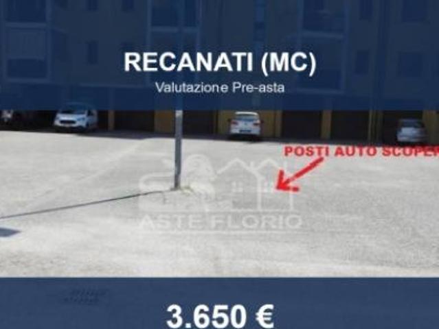 Box in vendita a Musone, Marche