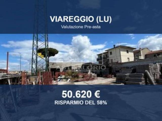 Capannone in vendita a Viareggio, Toscana