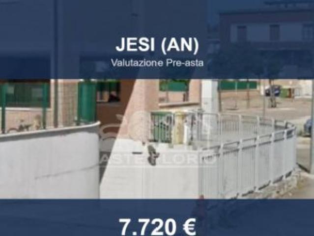 Box in vendita a Marche, Ancona