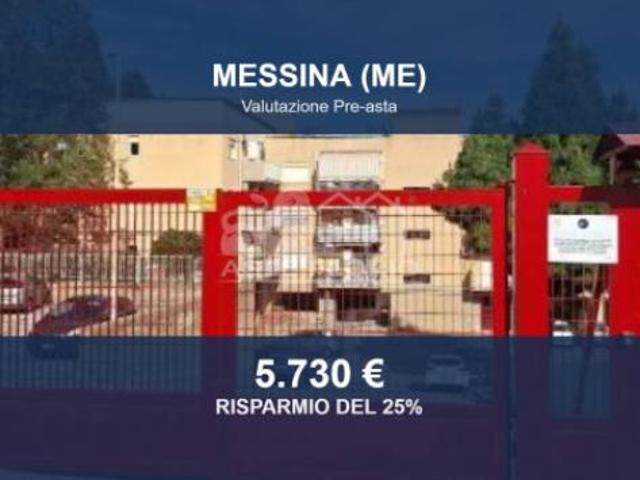 Capannone in vendita a Messina, Sicilia