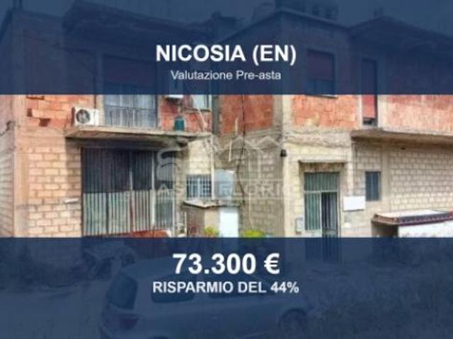 Locale Commerciale in vendita a Nicosia, Sicilia