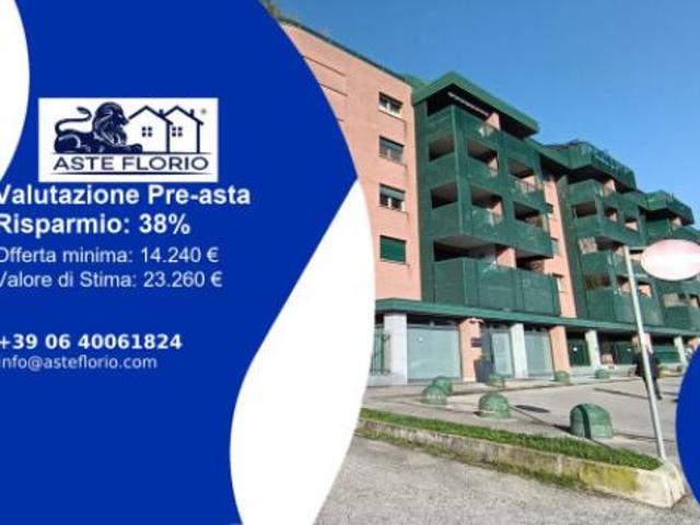 Box in vendita a Cederna, Monza