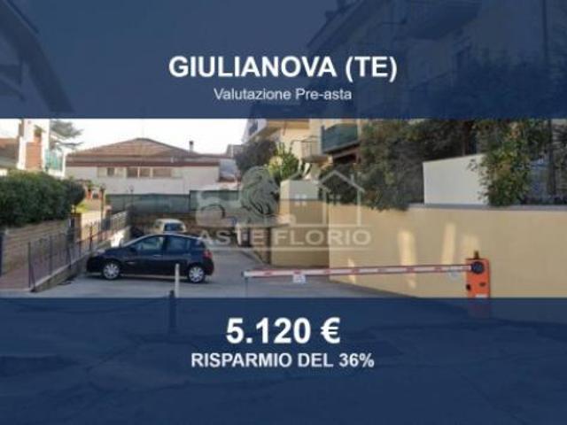 Box in vendita a Giulianova, Abruzzo
