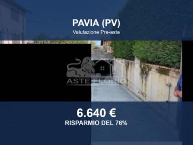 Box in vendita a Pavia, Lombardia