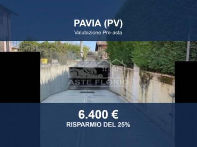 Box in vendita a Pavia, Lombardia