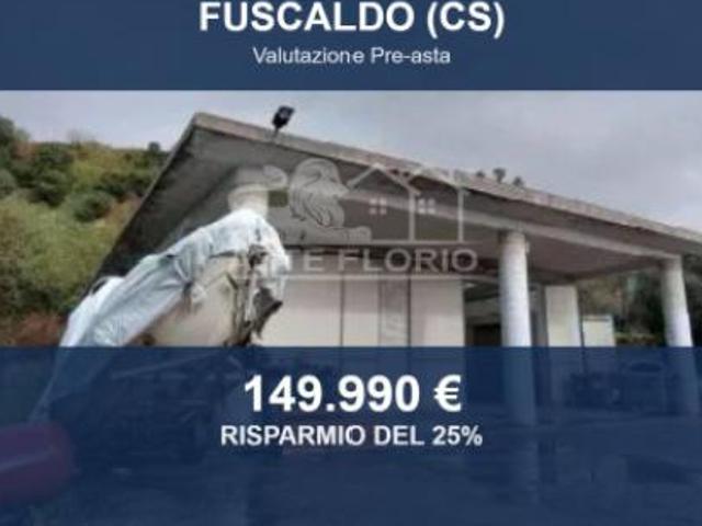 Locale Commerciale in vendita a Calabria, Cosenza