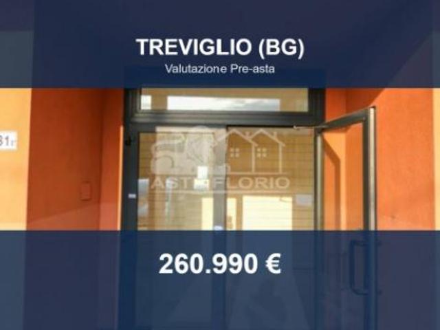 Locale Commerciale in vendita a Treviglio, Lombardia