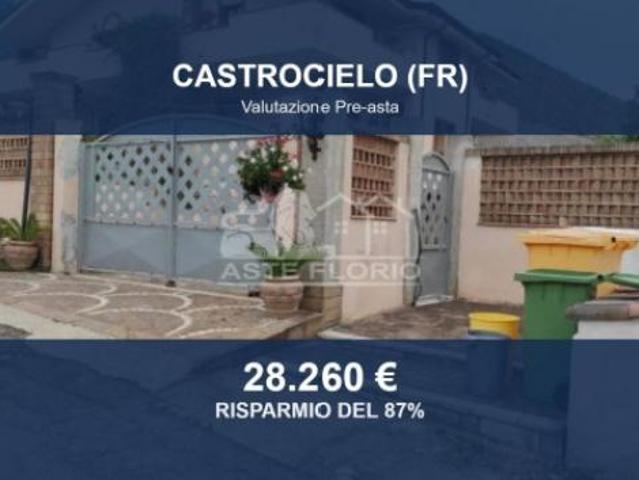 Locale Commerciale in vendita a Castrocielo, Frosinone