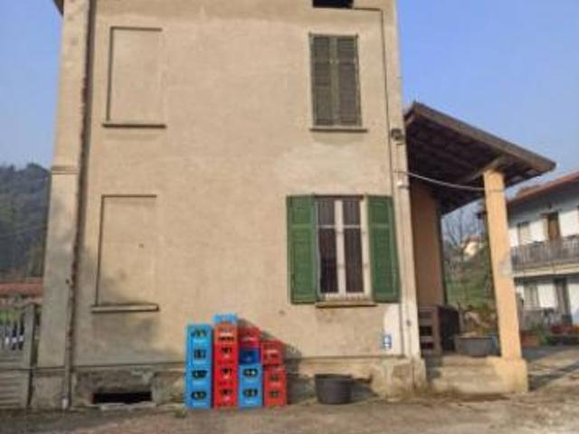Locale Commerciale in vendita a Fino Mornasco, Lombardia