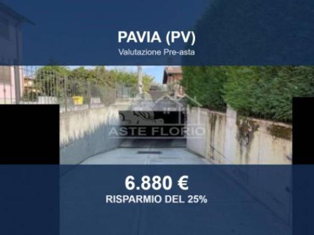 Box in vendita a Pavia, Lombardia