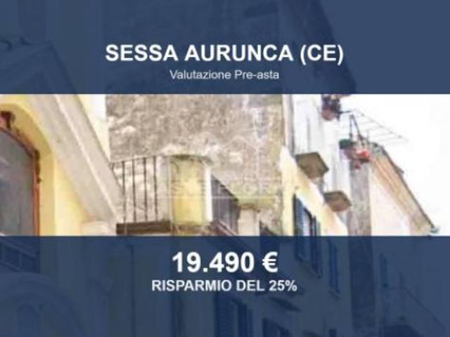 Locale Commerciale in vendita a Sessa Aurunca, Campania
