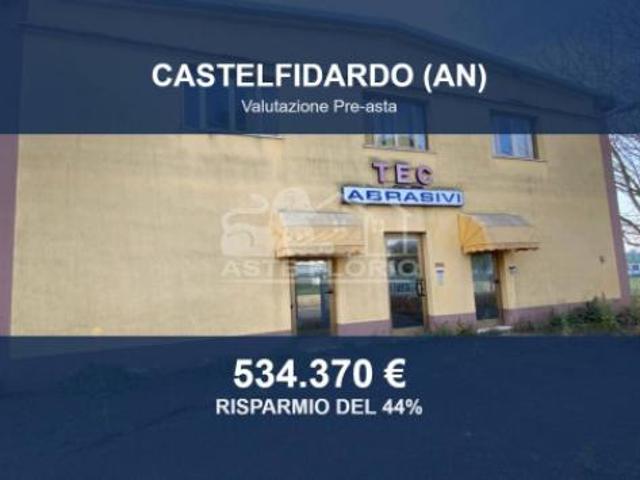 Capannone in vendita a Cerretano, Marche