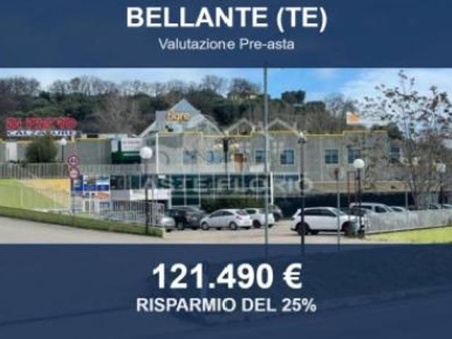 Ufficio in vendita a Bellante, Abruzzo