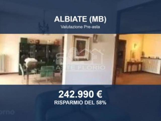 Villa Indipendente in vendita a Albiate, Lombardia
