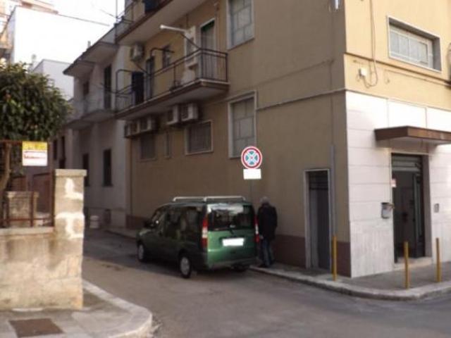 Capannone in vendita a Putignano, Bari