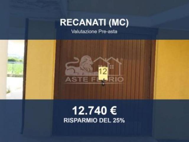 Box in vendita a Musone, Marche