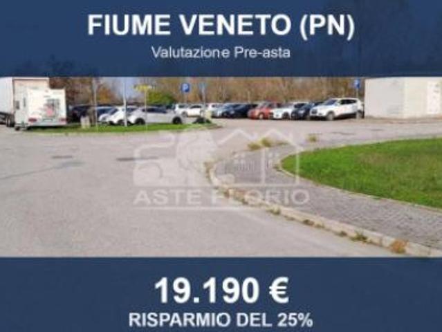 Terreno in vendita a Fiume Veneto, Pordenone / Pordenon