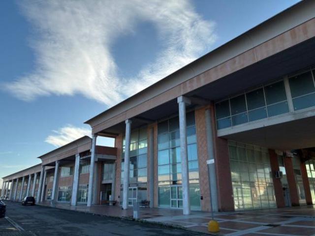 Locale Commerciale in vendita a Crespina Lorenzana, Lavoria