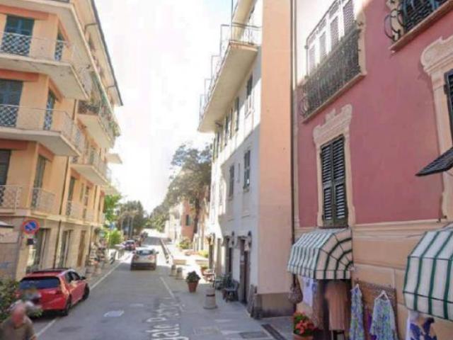 Locale Commerciale in vendita a Lavagna, Liguria