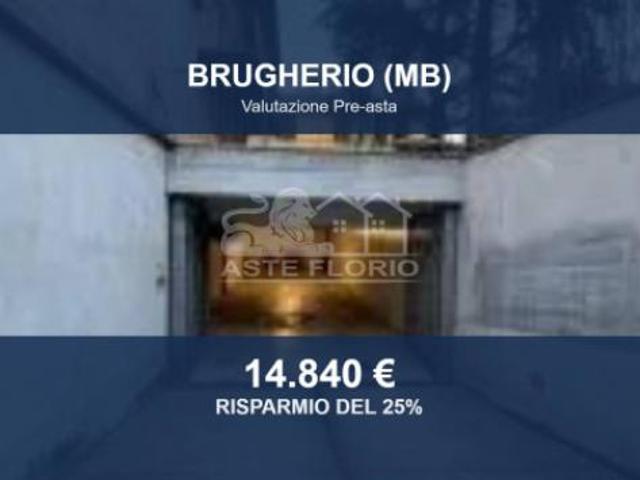 Box in vendita a Brugherio, Lombardia