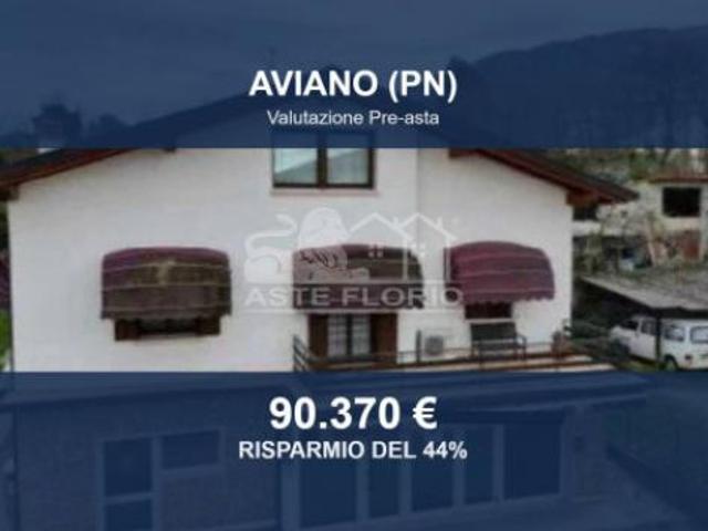 Locale Commerciale in vendita a Aviano, Friuli-Venezia Giulia