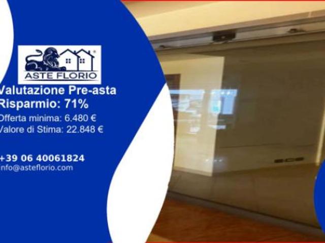 Locale Commerciale in vendita a Alessandria