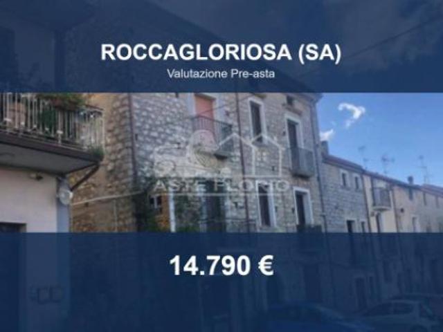 Locale Commerciale in vendita a Roccagloriosa, Campania