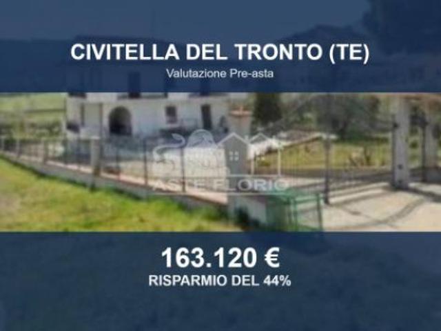 Villa Indipendente in vendita a Unione dei Comuni della Val Vibrata, Civitella Del Tronto