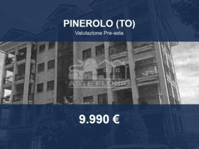 Box in vendita a Pinerolo, Torino