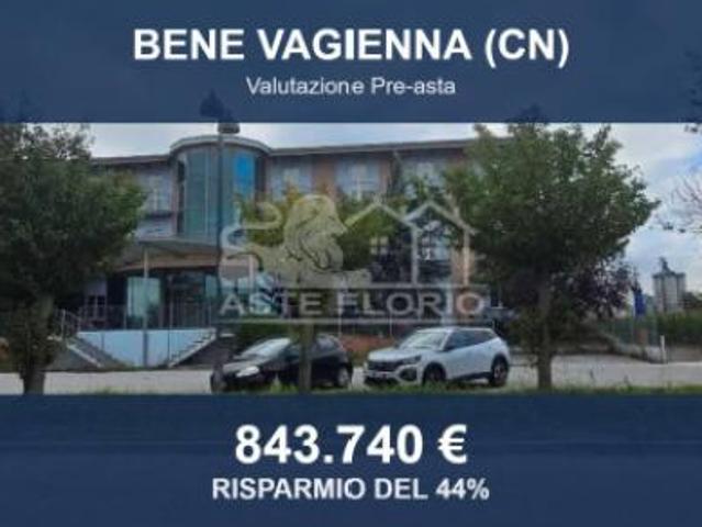Locale Commerciale in vendita a Piemonte, Cuneo