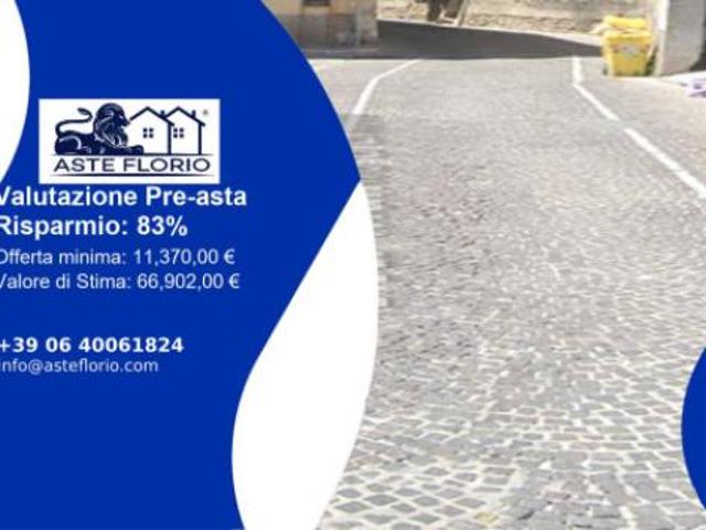 Locale Commerciale in vendita a Sulmona, Abruzzo