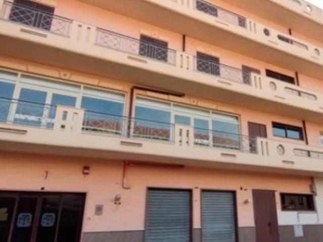 Locale Commerciale in vendita a Calabria, Reggio Calabria