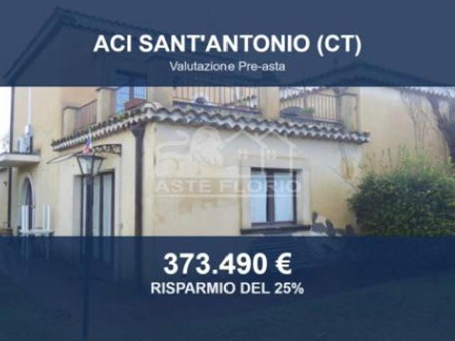 Villa Indipendente in vendita a Aci Sant'antonio, Sicilia