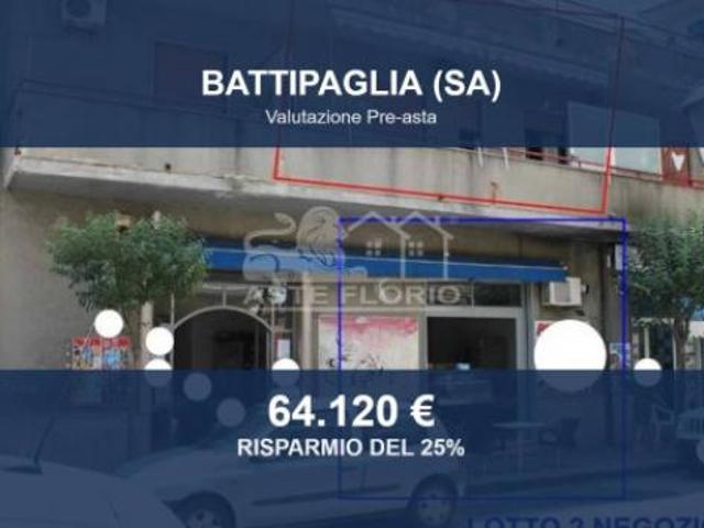 Locale Commerciale in vendita a Olevano Sul Tusciano, Campania