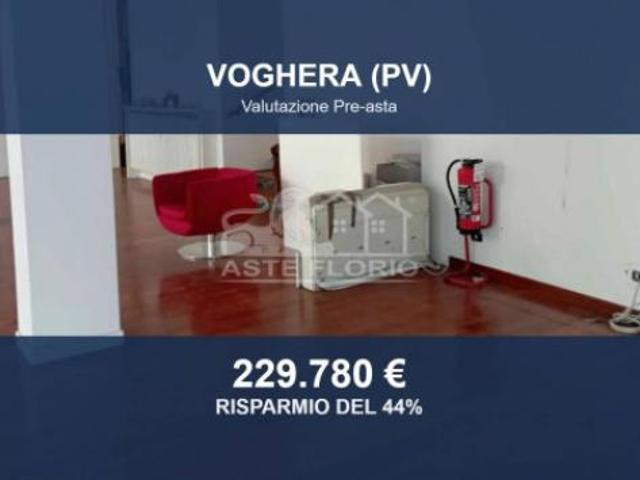 Capannone in vendita a Voghera, Lombardia