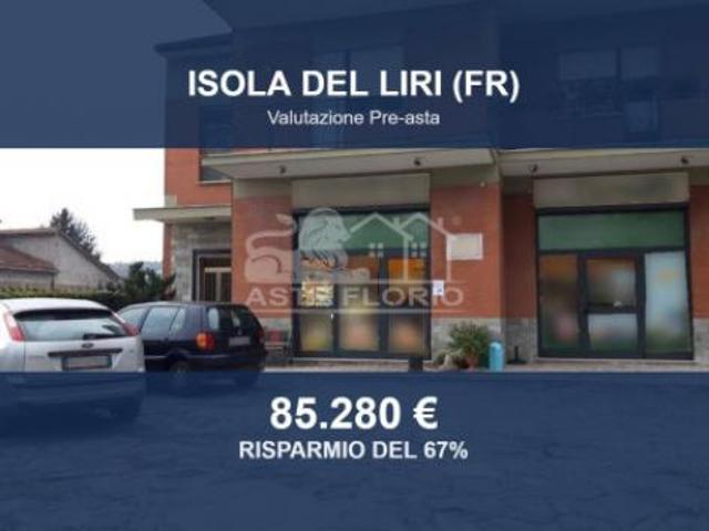 Locale Commerciale in vendita a Isola Del Liri E Superiore, Lazio